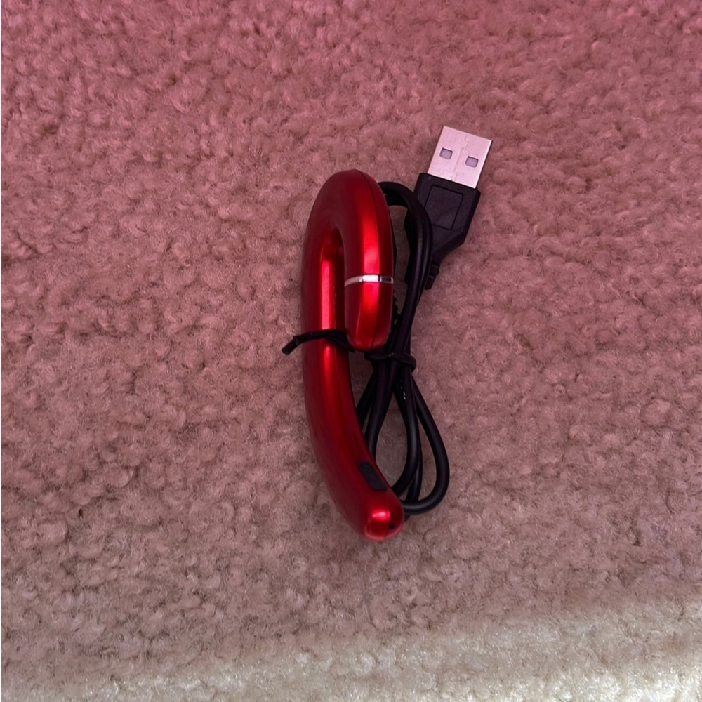 blue tooth ear bud - Picture 2 of 2